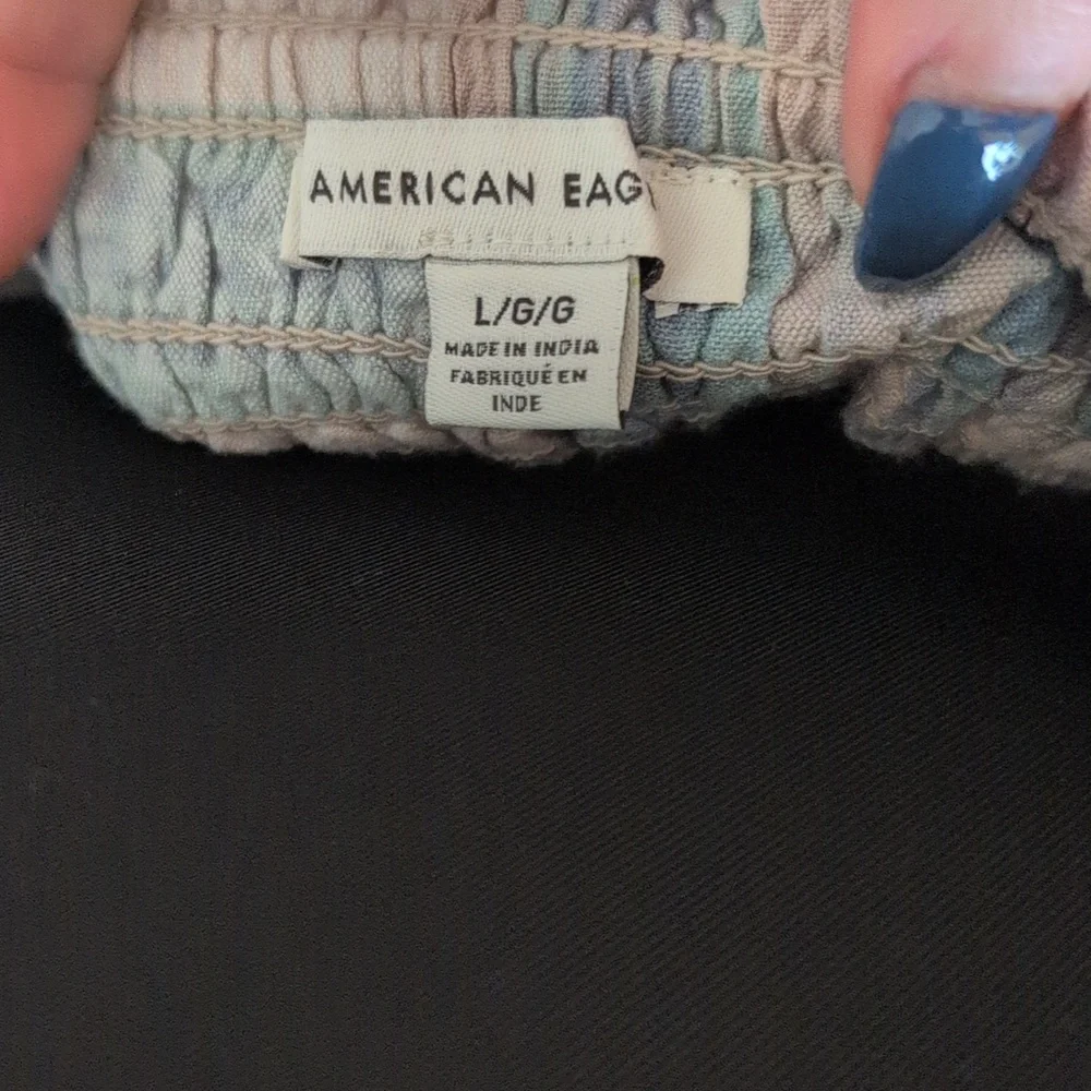 NWT! American Eagle Outfitters Textured Top in Blue and Beige Plaid - Picture 2 of 7
